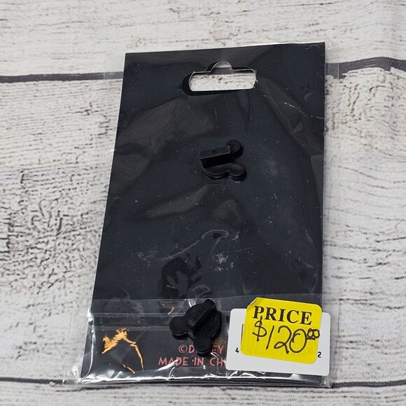 Disney DEC TWDC Water Fountain Pin Pixar Finding Nemo Pin LE 300 - Picture 2 of 2